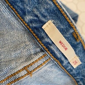 Levi’s Wedgie Ankle Jeans